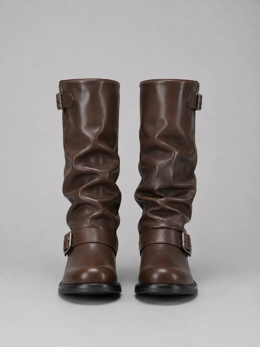 Stridefold - Botas altas con caña fruncida y dos hebillas decorativas