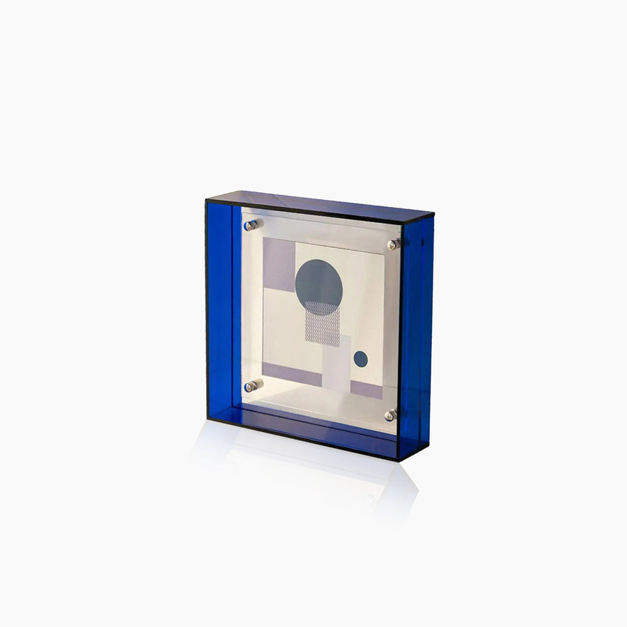 FrameGlow - Classic design frame for family portraits and artwork