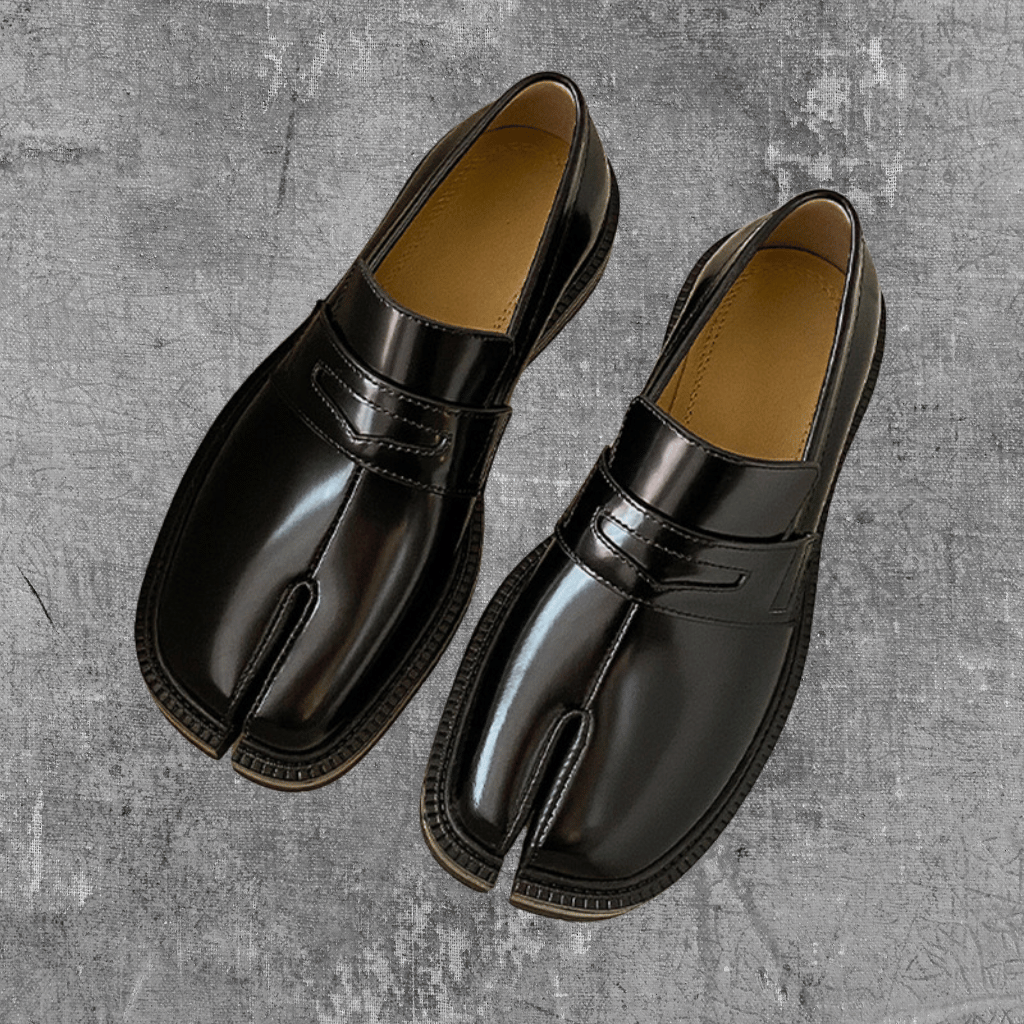 Kai - Moderne Split-Toe Schoenen met Stijlvol Riempje