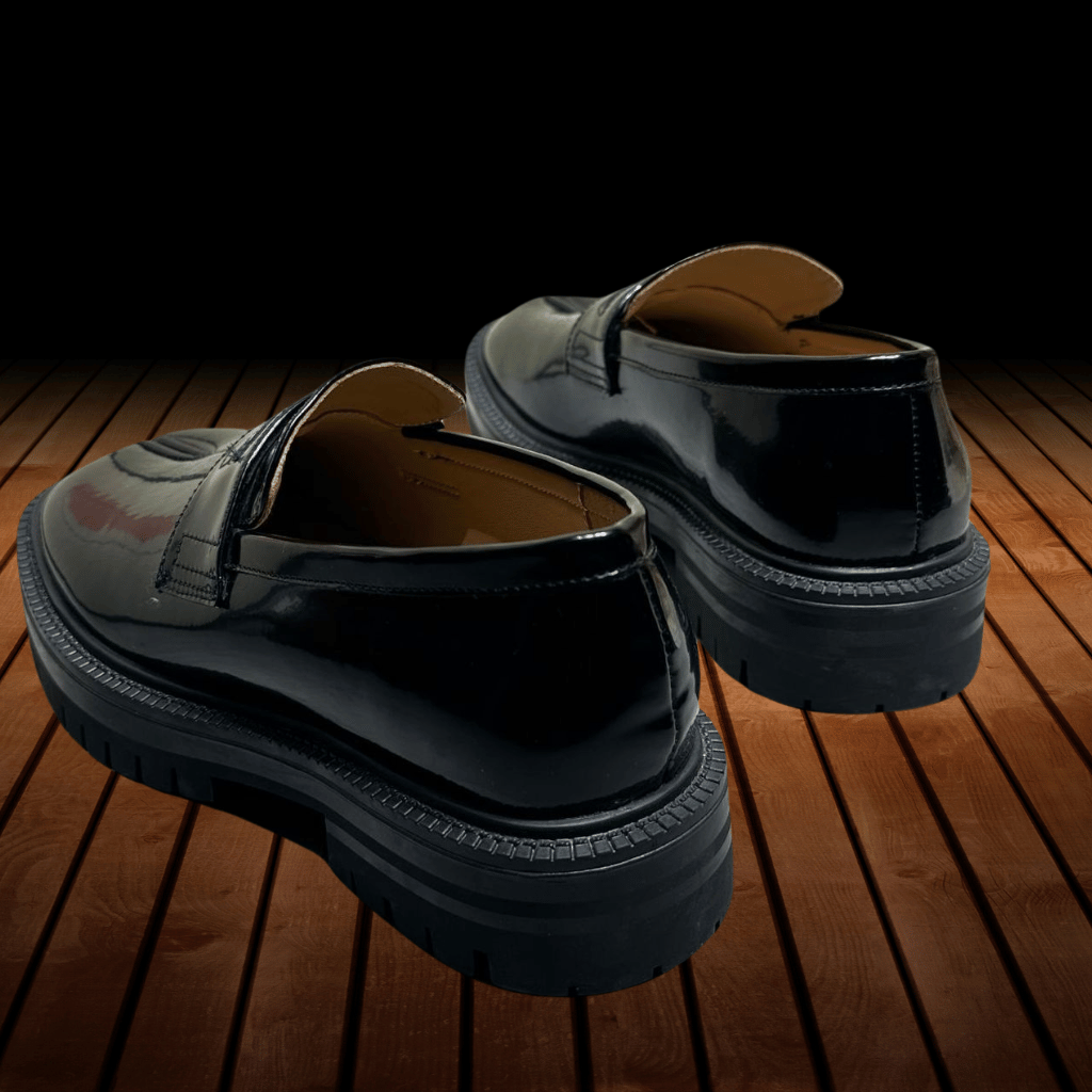 Kai - Moderne Split-Toe Schoenen met Stijlvol Riempje