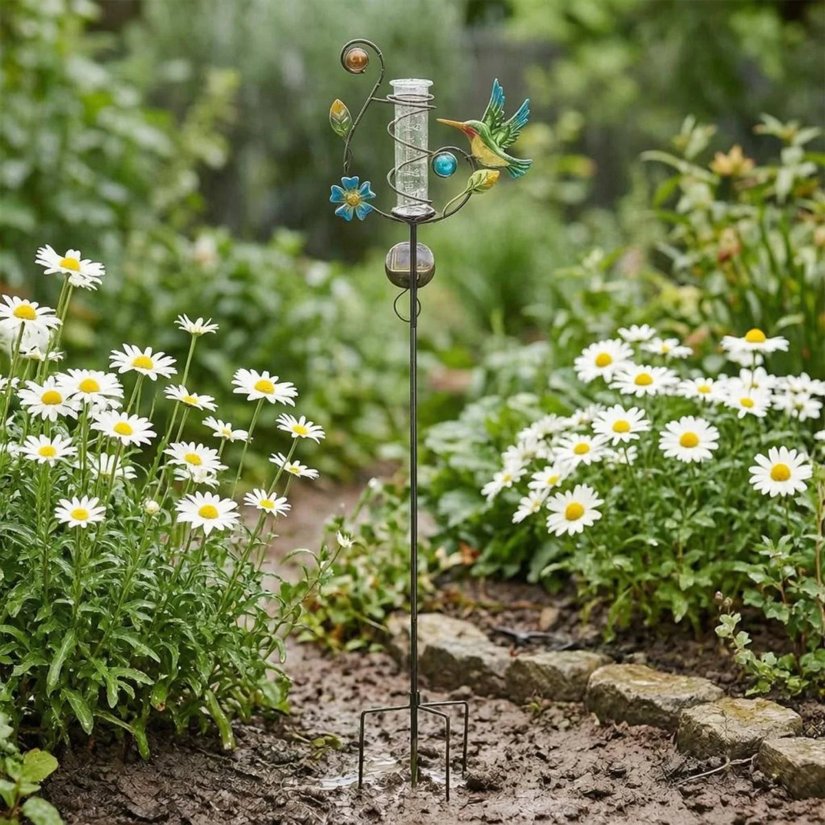 Pluviomètre Rainwhirl de jardin avec piquet et structure spiralée solaire