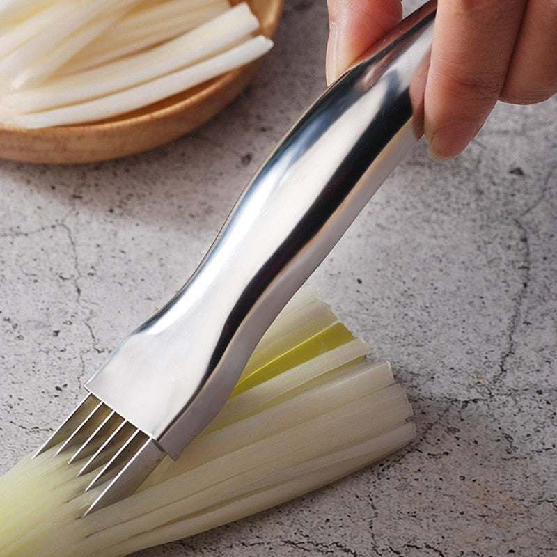 SliceMate – Nerezový kráječ cibule s designem 6 čepelí