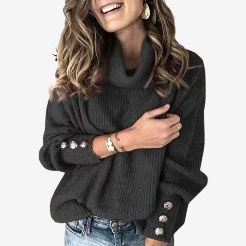 ButtonKnit - Damski sweter z golfem i ozdobnymi guzikami na rękawach