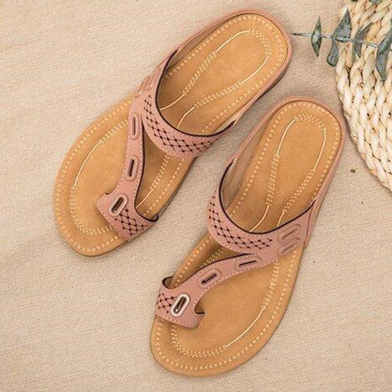 Mira – Trendy slip-on sandals with braided straps and lightweight sole