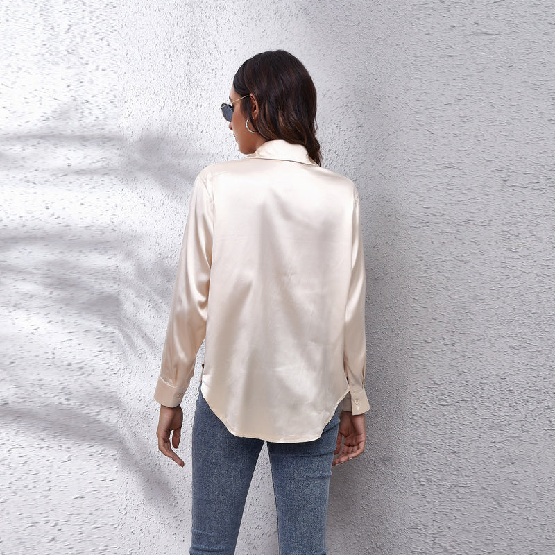 Lina – Elegante blouse met lange mouwen en knoopsluiting aan de voorkant
