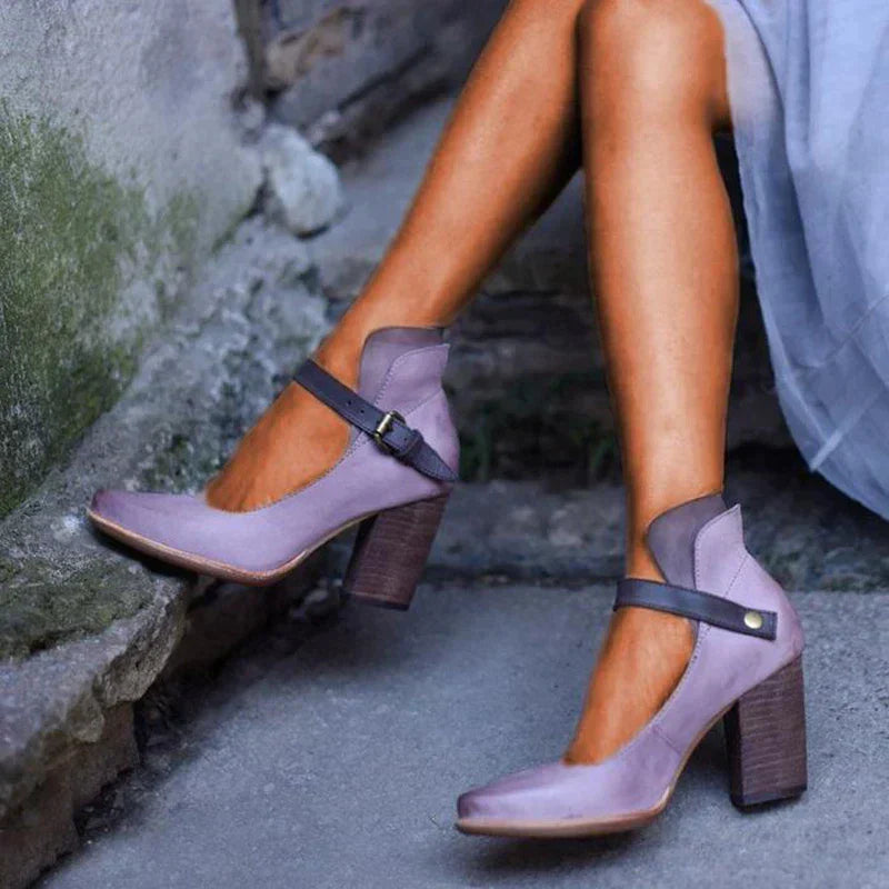 RIA - Elegant heeled shoes with adjustable strap
