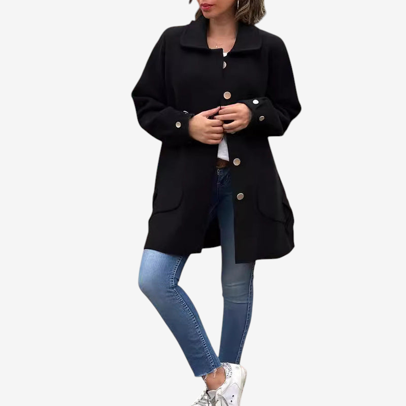 ButtonForm – Oversized Winter Coat with Button-Front Closure and Patch Pockets