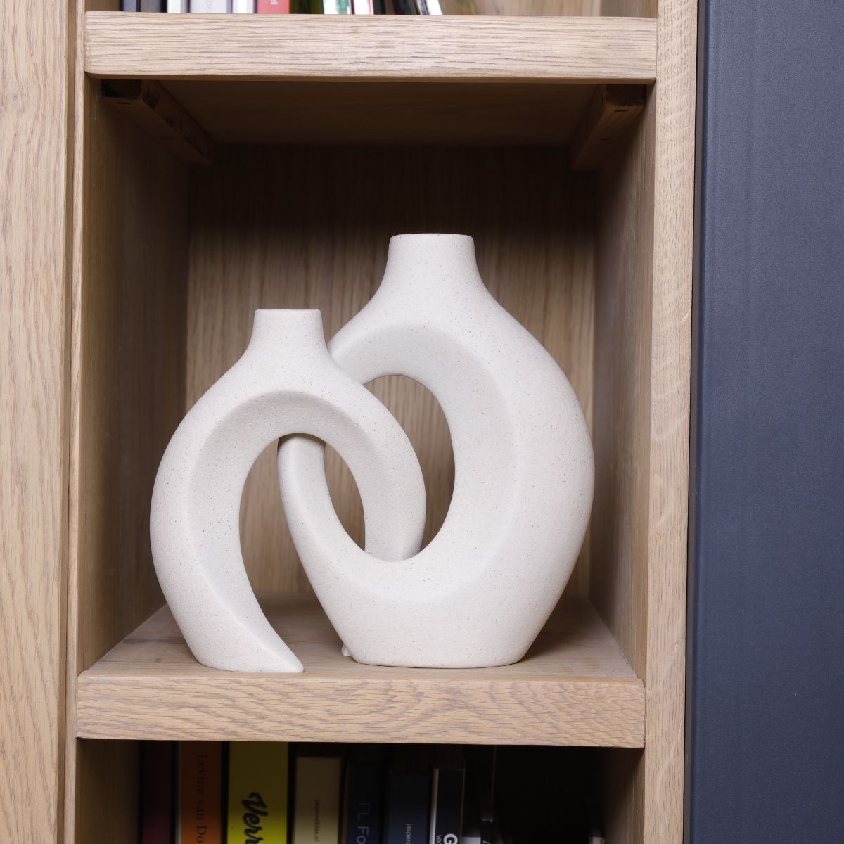 FloraTwist - Vase tressé élégant pour des présentations florales époustouflantes et la décoration intérieure