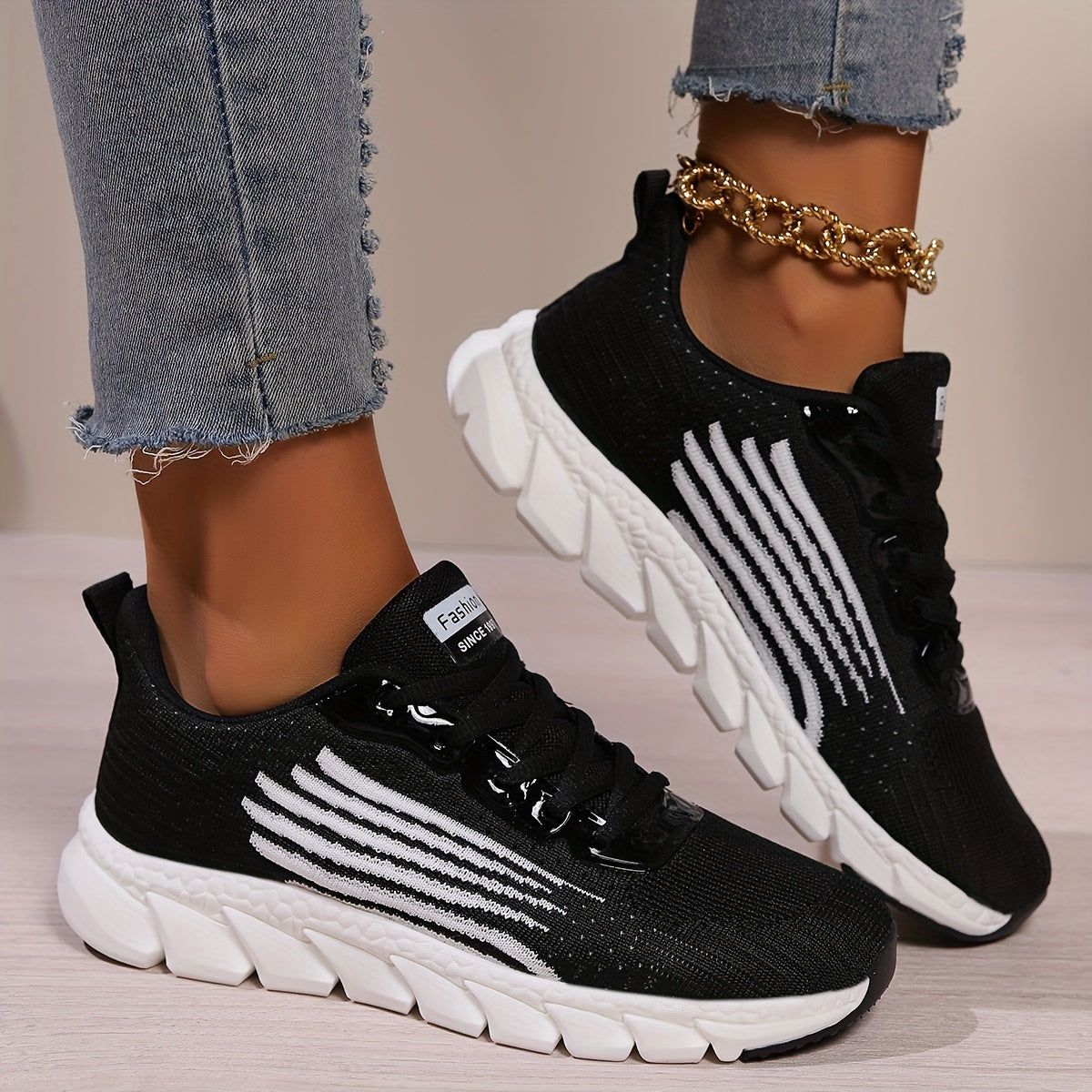 StrideVanta – Zapatillas de running acolchadas con diseño de malla flexible