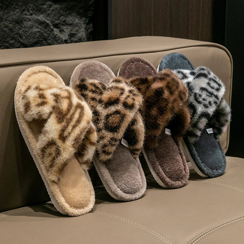 WildSnuggle - Női bolyhos papucs leopárdmintával