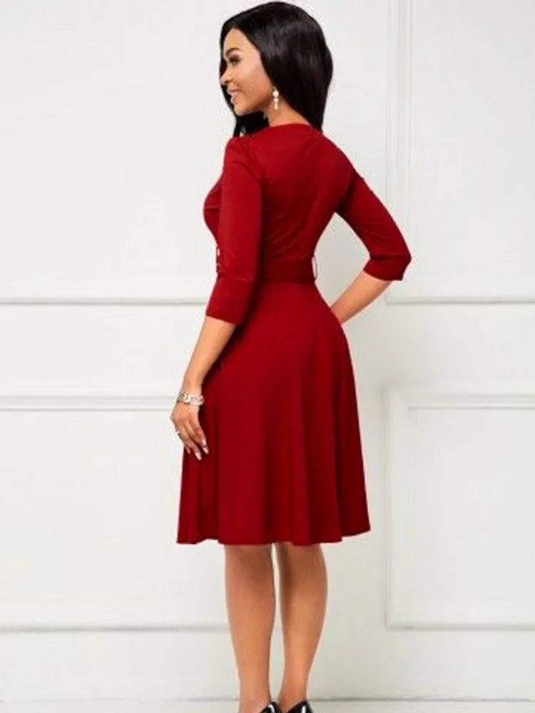 Mirella - Élégante robe midi à manches courtes et encolure ronde