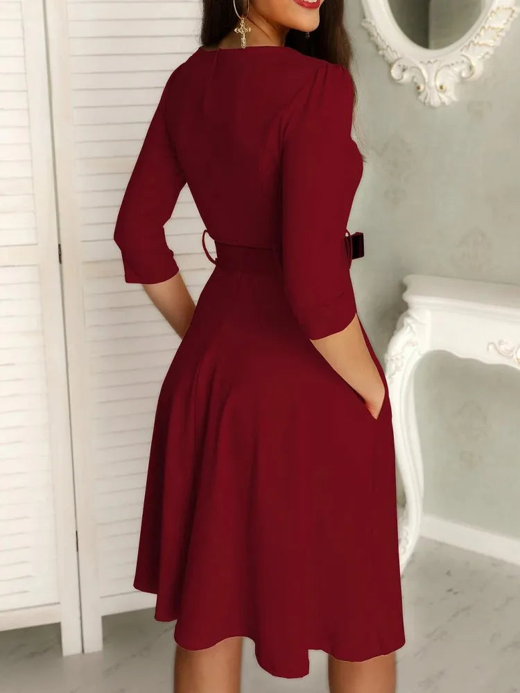 Mirella - Élégante robe midi à manches courtes et encolure ronde