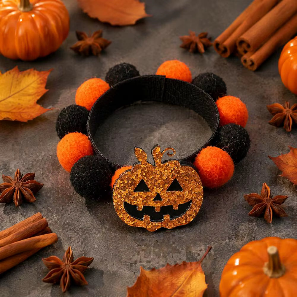 Halloweenský obojek pro domácí mazlíčky s motivy dýní a lebek
