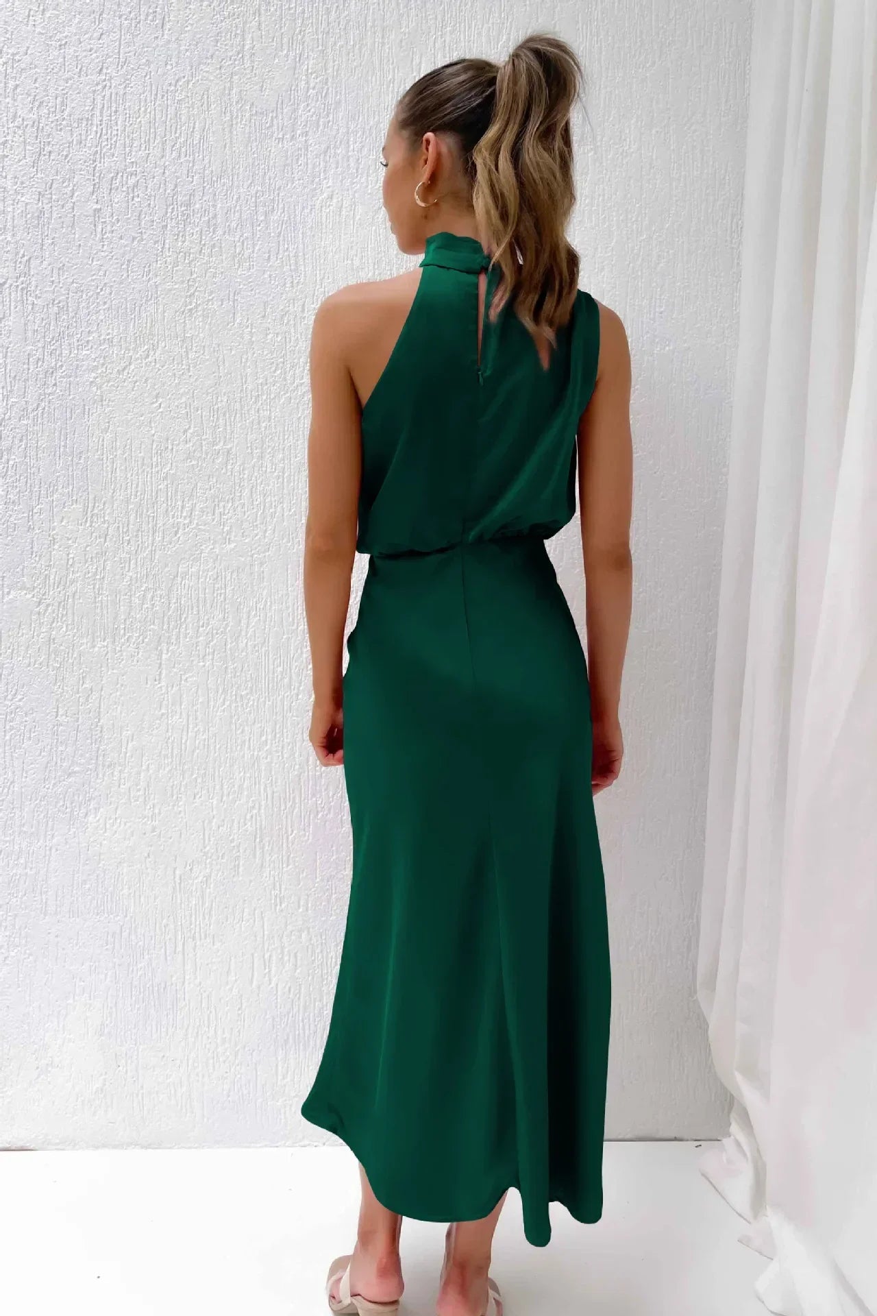 SilkElegance™ - Rochie cu umerii goi