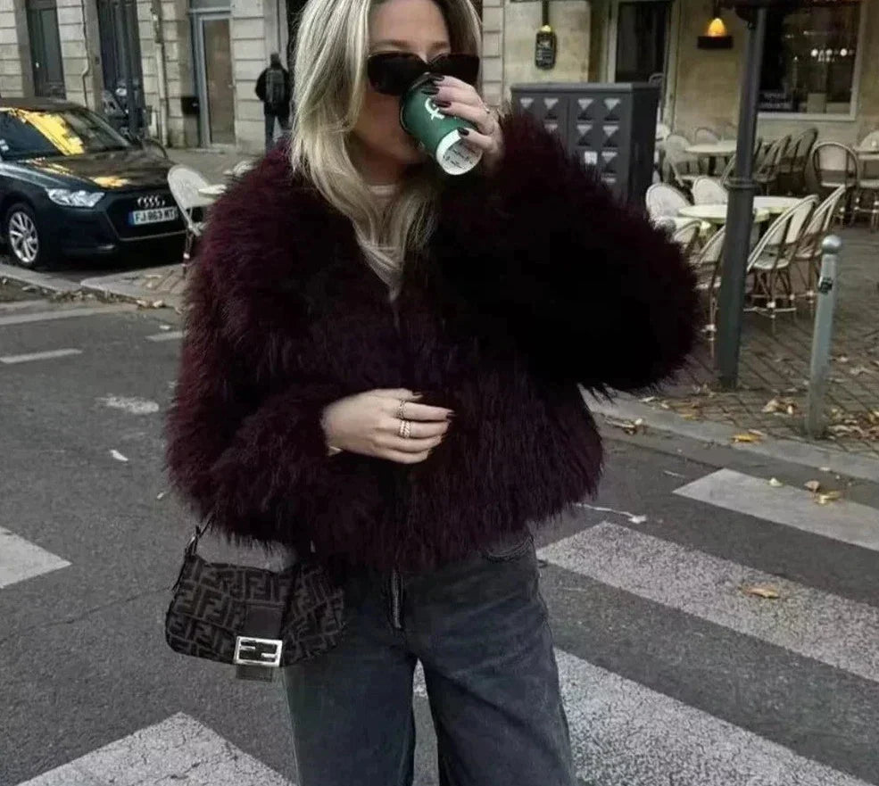 Mila - Bunda s dlouhými rukávy, silnou kožešinovou podšívkou a ležérní elegancí