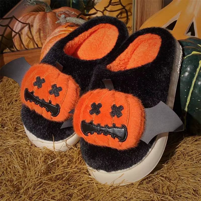 Halloweenské pantofle, hřejivé, s protiskluzovou podrážkou a kresleným motivem