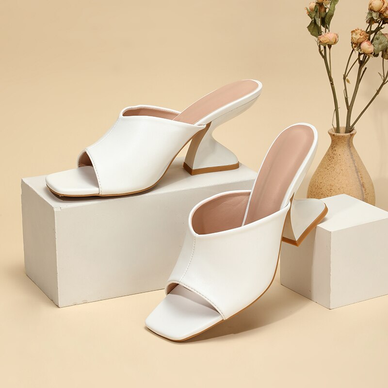 Lara – Modern open-toe heeled mules with sculptural block heel
