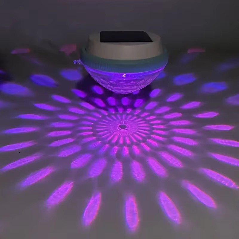 FloatGlow - Luci LED solari per piscina dal design galleggiante