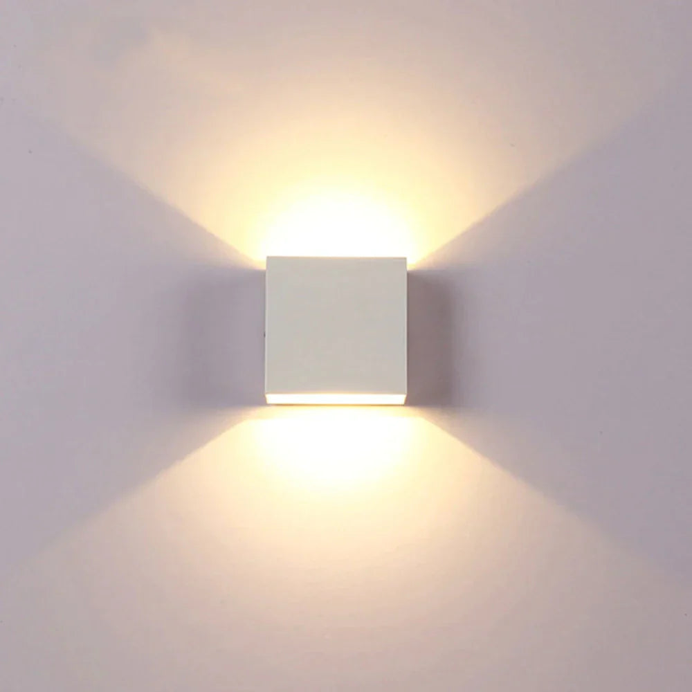 LumeBright – Elegant Wall Lamp with Soft Glow for a Cozy Atmosphere