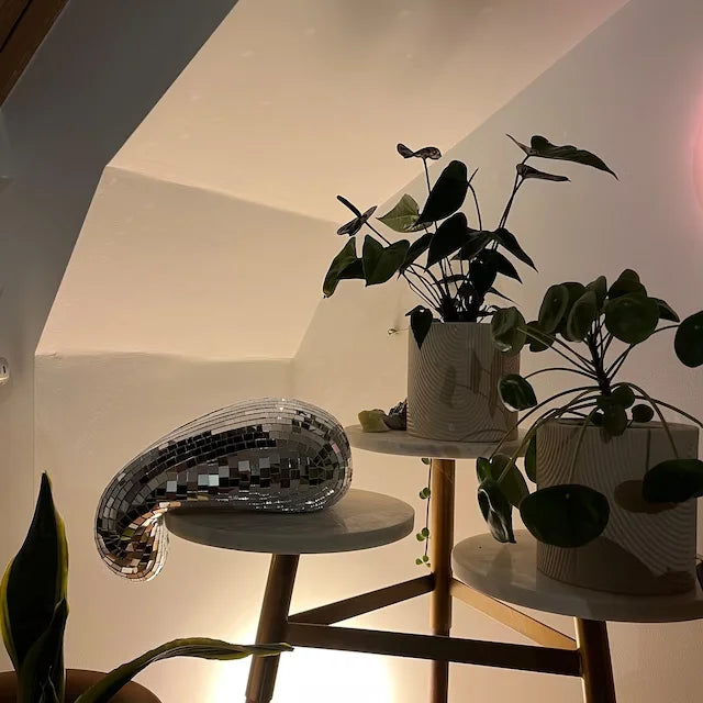 GlowMelt - Pezzo decorativo fatto a mano con piastrelle a mosaico riflettenti