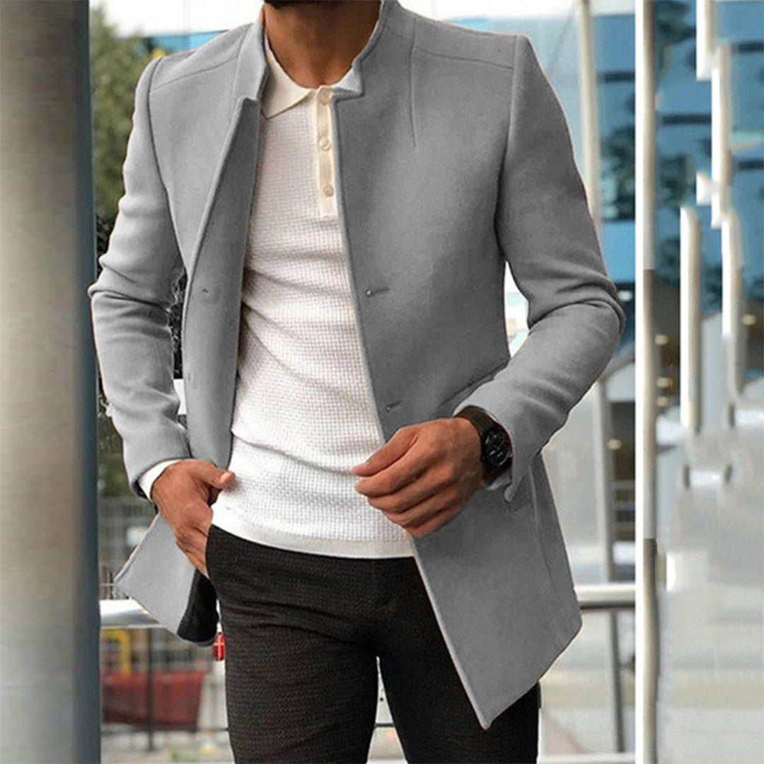 Noah - Moderní kabát bez límce s elegantním střihem a zapínáním na knoflíky