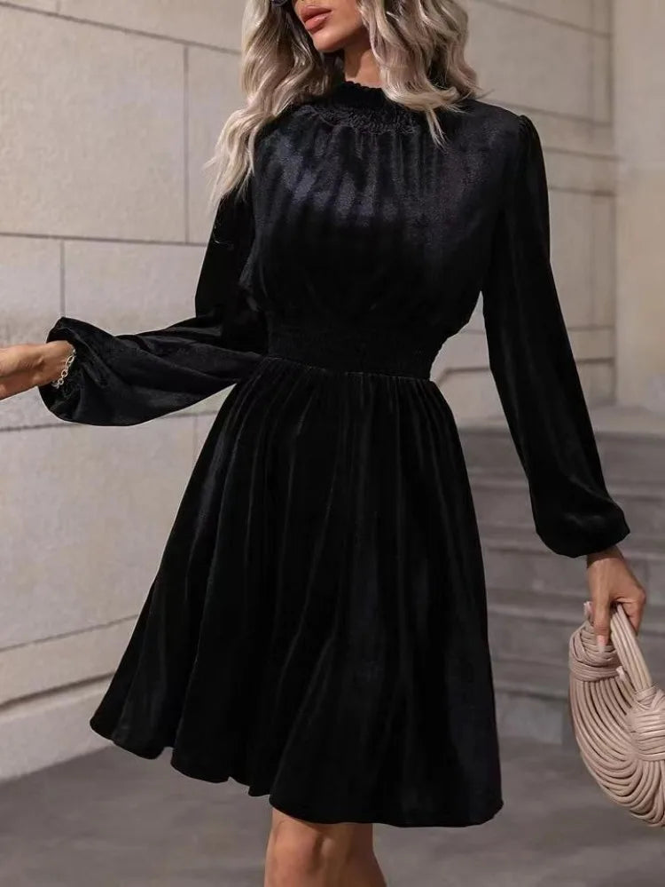 Selene - Elegant turtleneck dress with lantern sleeves and flattering fit