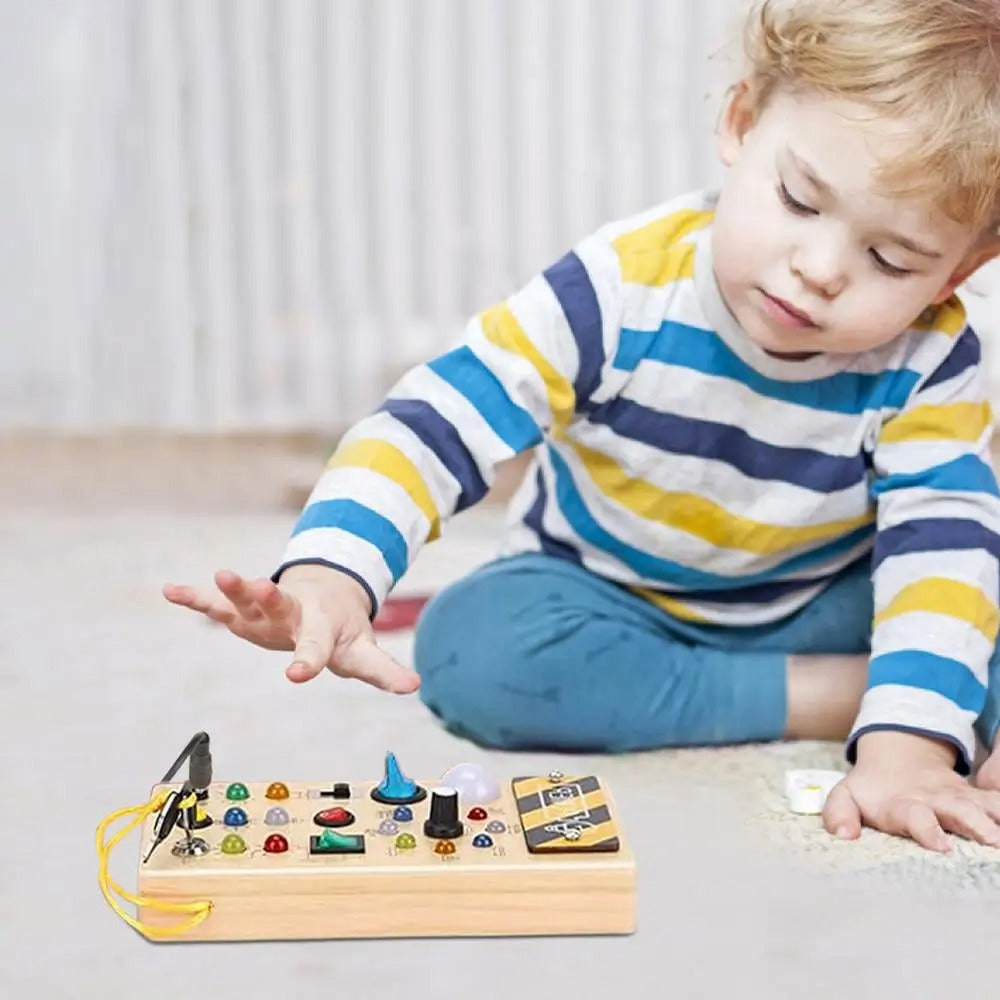 SwitchBright - Tableau de jeu Montessori interactif à LED pour maternelles