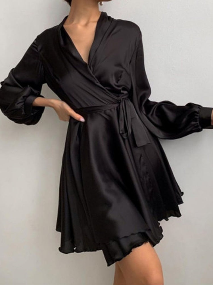Sascha - Feminine satin dress with perfect above-the-knee cut