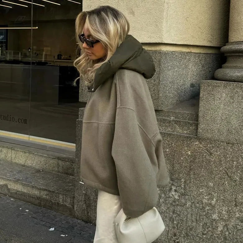 Emma - Sleek Hoodie Jacket for Modern Refinement