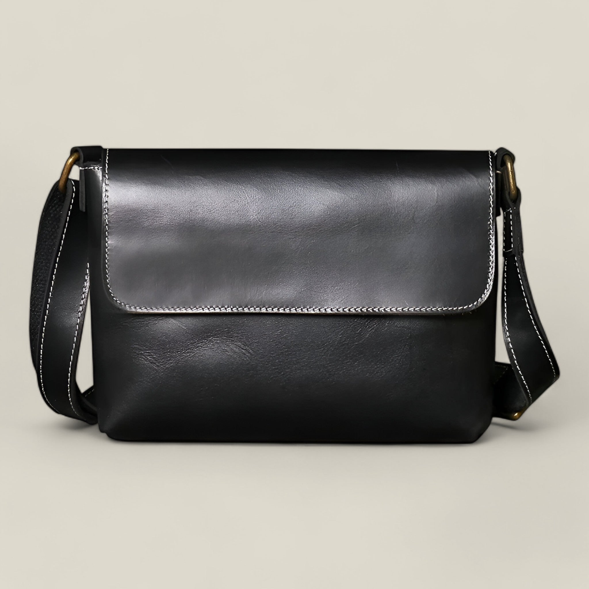 Elijah - Elegantní vintage kabelka přes rameno s prostorným interiérem a ergonomickými popruhy