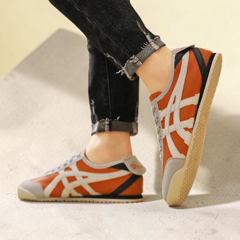Sneakers da uomo con punta tonda e allacciatura