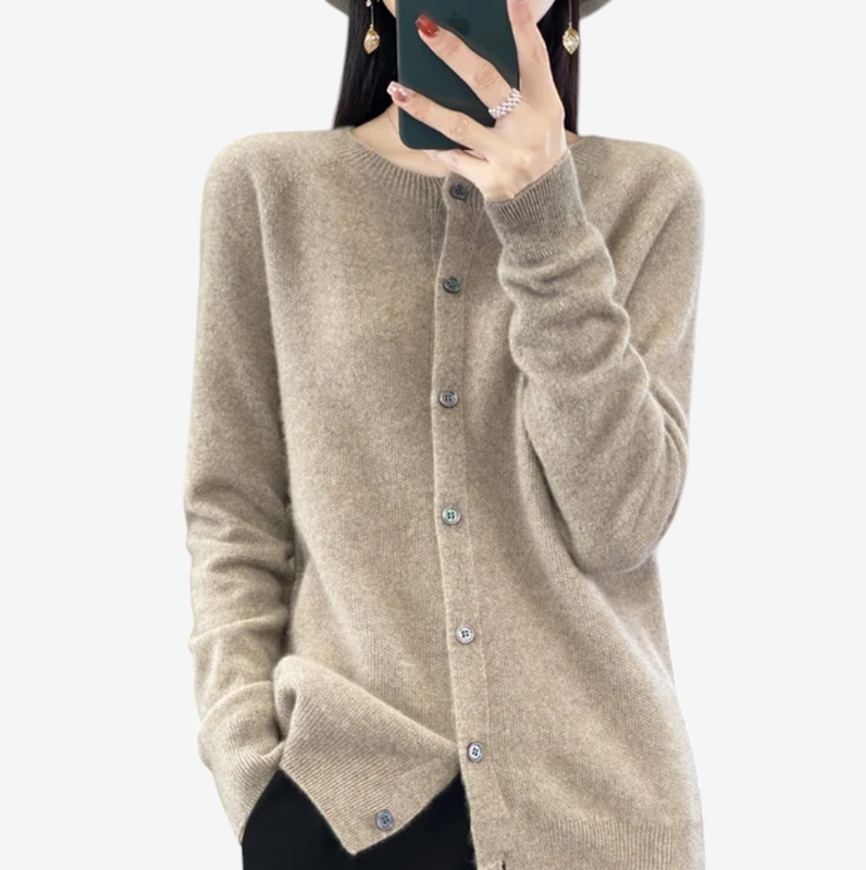Veloria – Classic Cardigan with Round Neck