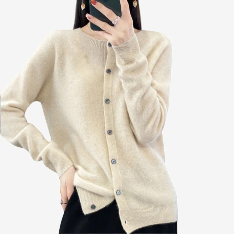 Veloria – Classic Cardigan with Round Neck