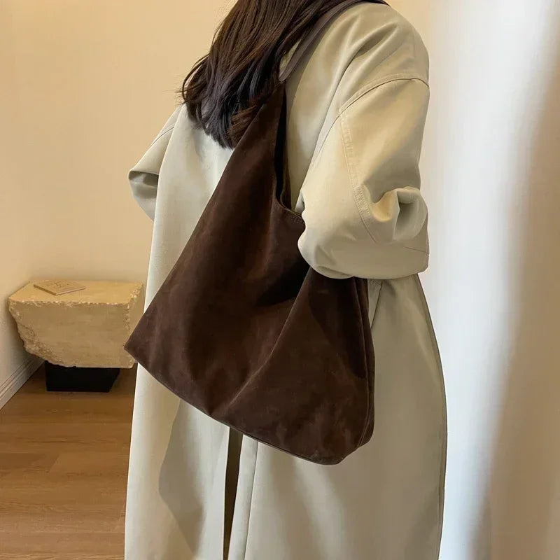 Esme - Stylowa torebka na ramię z dużą ilością miejsca do przechowywania