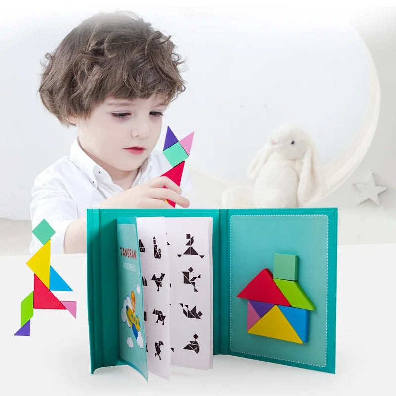 ShapeLogic – Interaktivní puzzle desková hra s geometrickými dílky a magnetickým základem