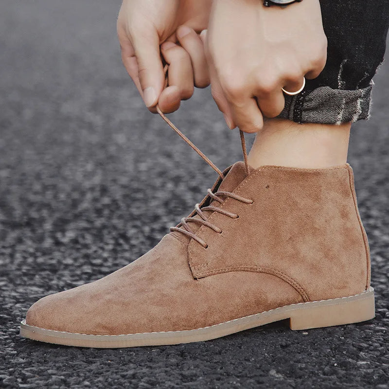 Aron - Classic boots with lace-up design