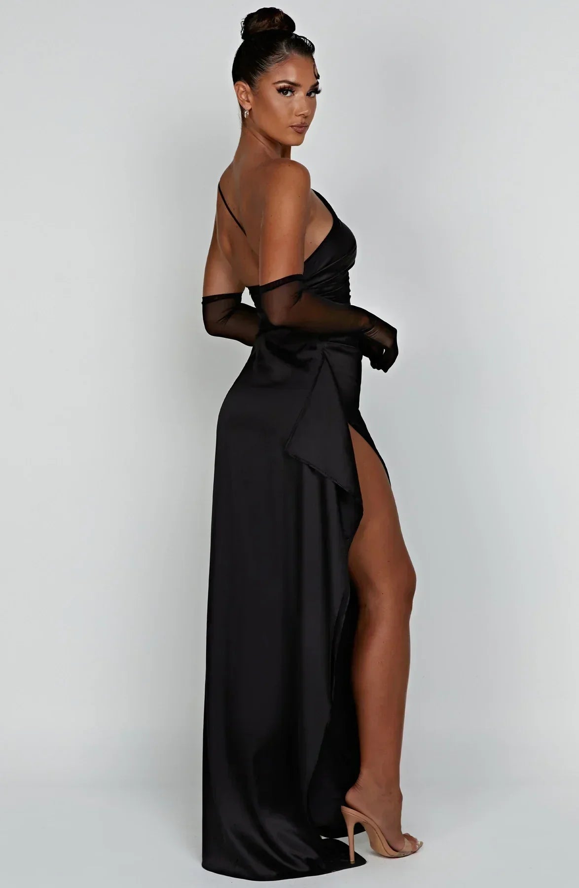 Eliana - Splendido vestito con design moderno delle spalle