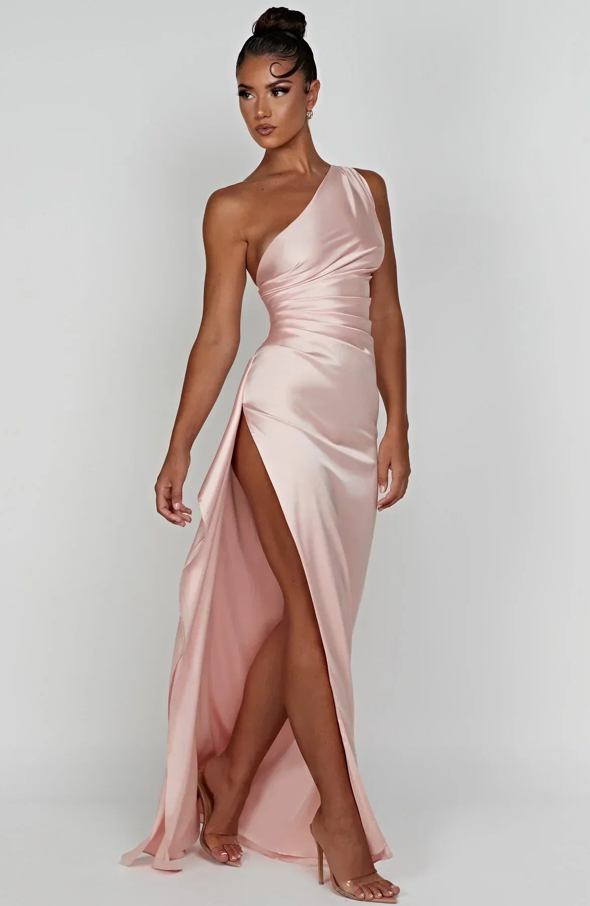 Eliana - Splendido vestito con design moderno delle spalle