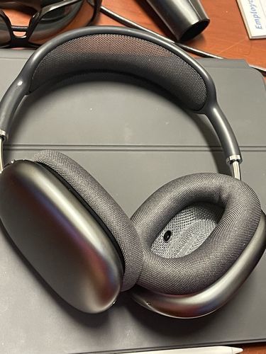 SilentBreeze - Premium noise canceling headphones