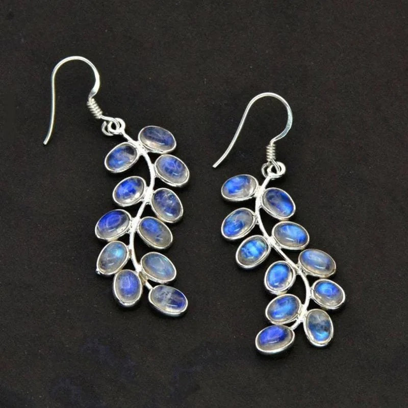 Raya – Classic drop earrings with cascading stones and branch motif