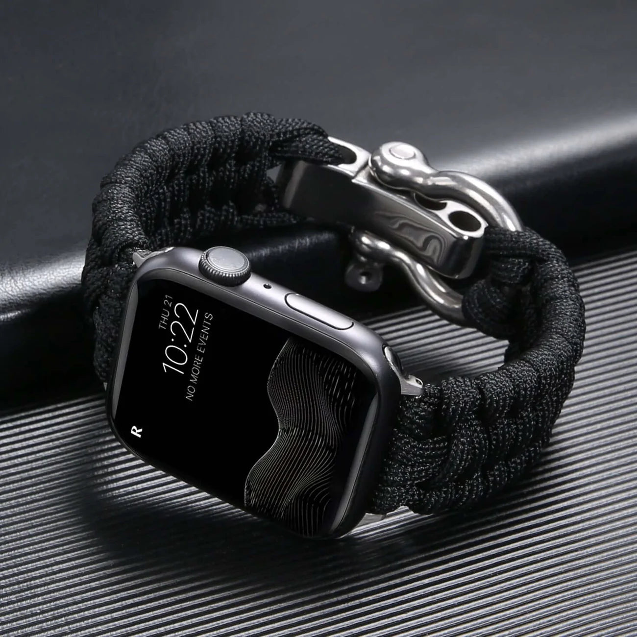 RomoStrap - Cinturino Apple Watch per esterni con fibbia sicura e vestibilità regolabile