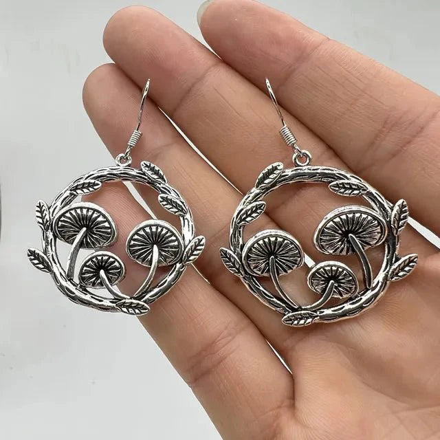 Daisy - Boucles d’oreilles champignon gothique bohème mystique au design inspiré par la nature