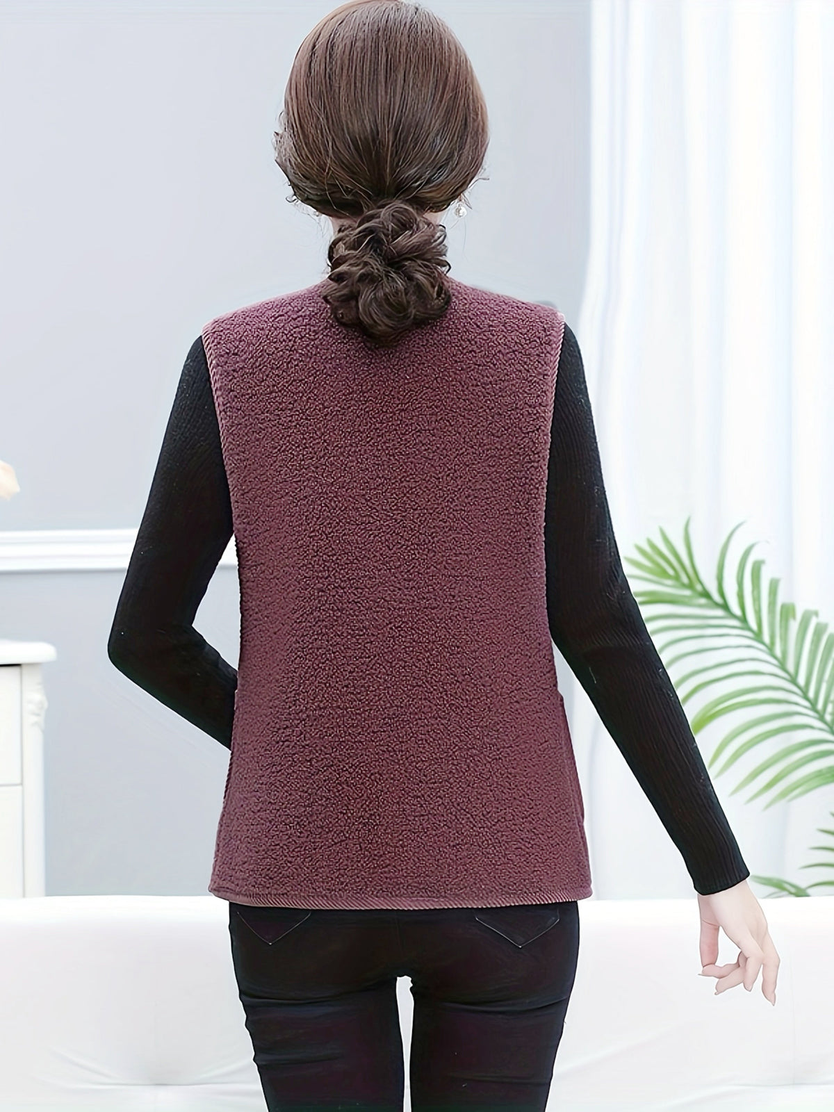 WarmLayer – Zateplená vesta bez rukávů s fleecovou podšívkou a výstřihem do V