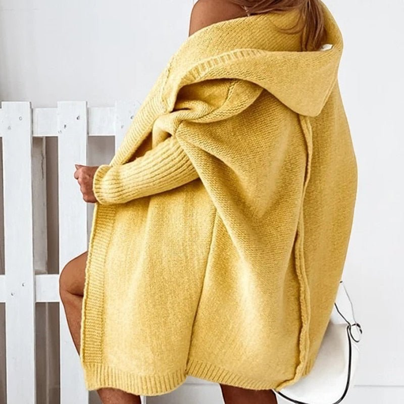 Cardigan lavorato a maglia con cappuccio da donna