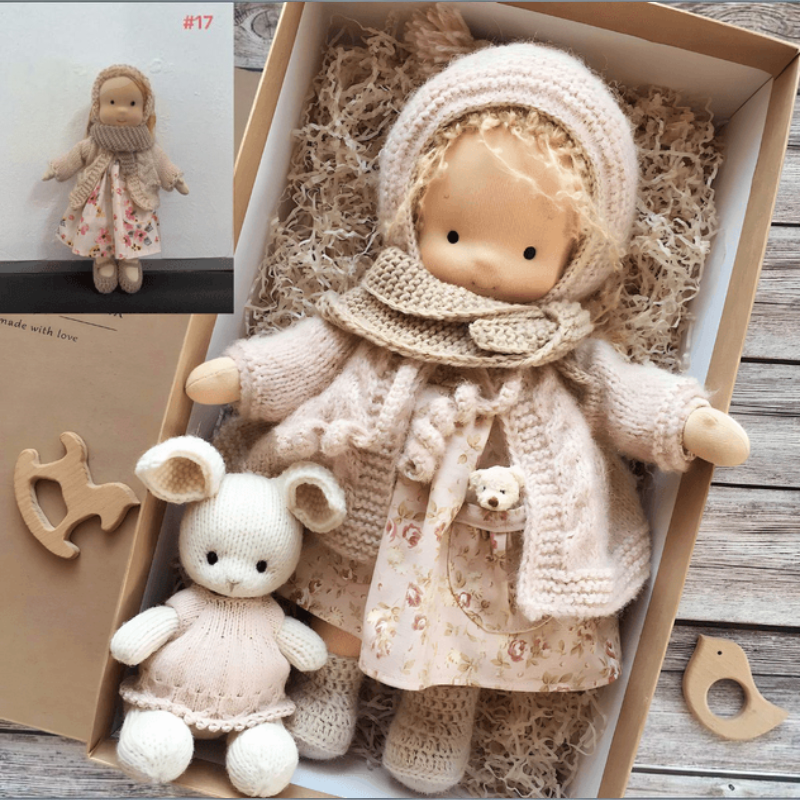 WillowCraft – Păpușă Waldorf lucrată manual, din materiale naturale și moi