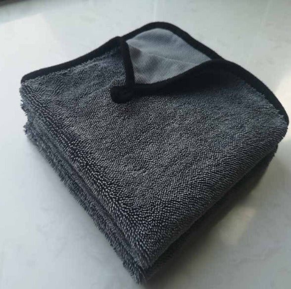 QuickWipe - Ultra-absorbent cloth for spotless cleaning