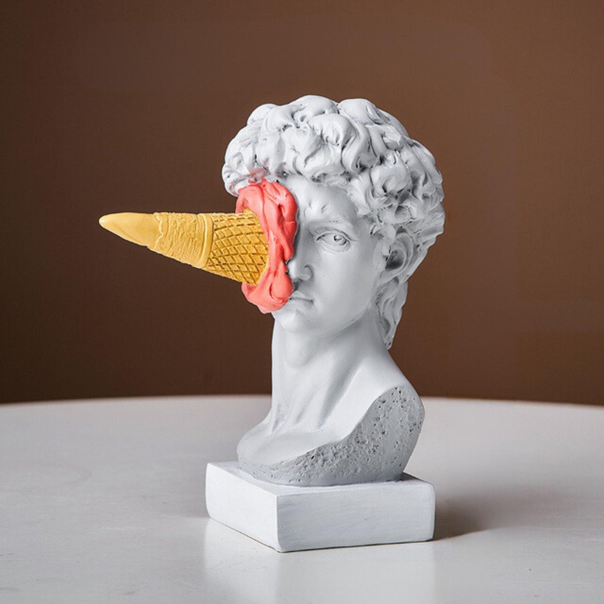 ArtWhimsy - Scultura artistica giocosa a forma di volto di gelato per decorazione domestica