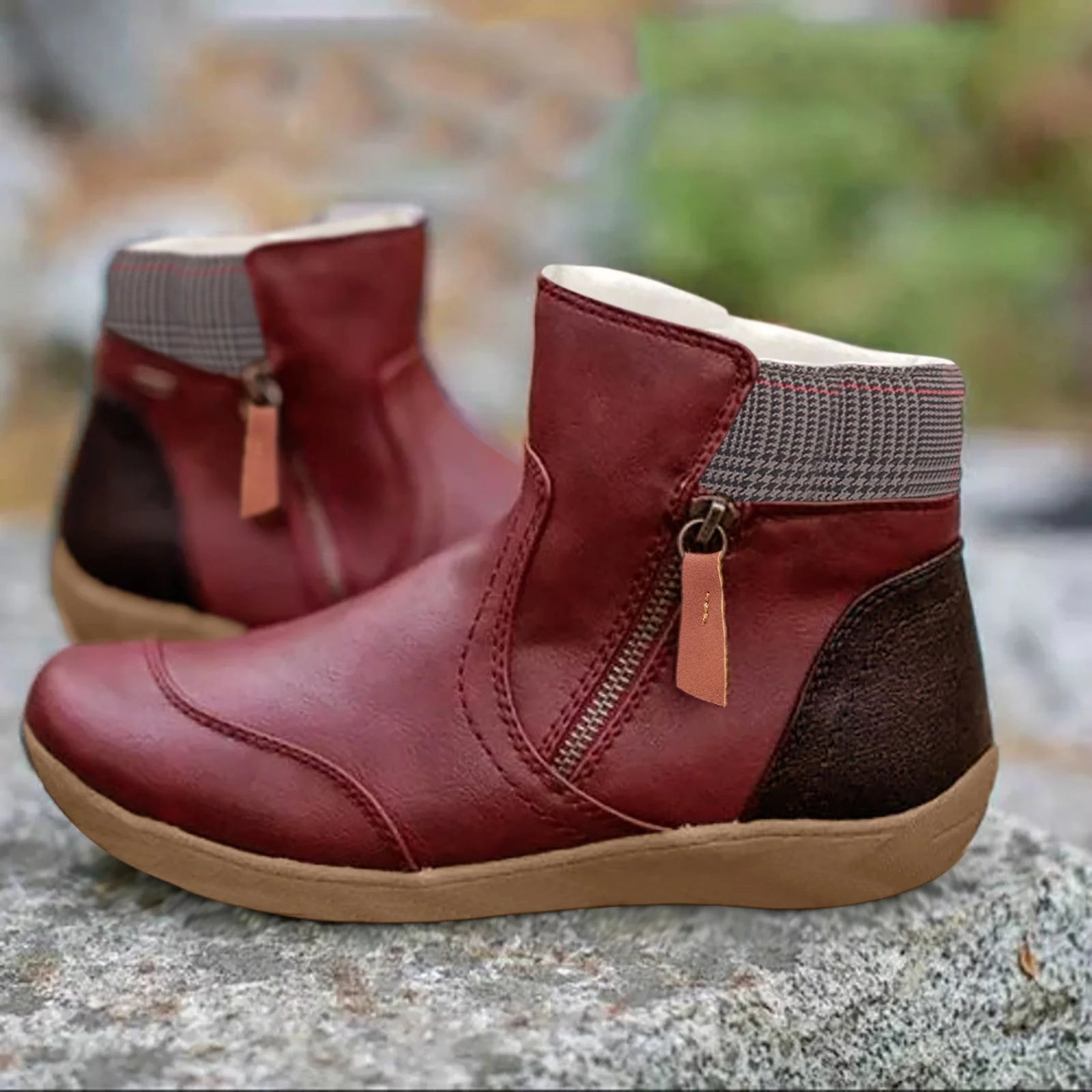 Aenor - Winter-ready snow boots with a flat heel and a round toe
