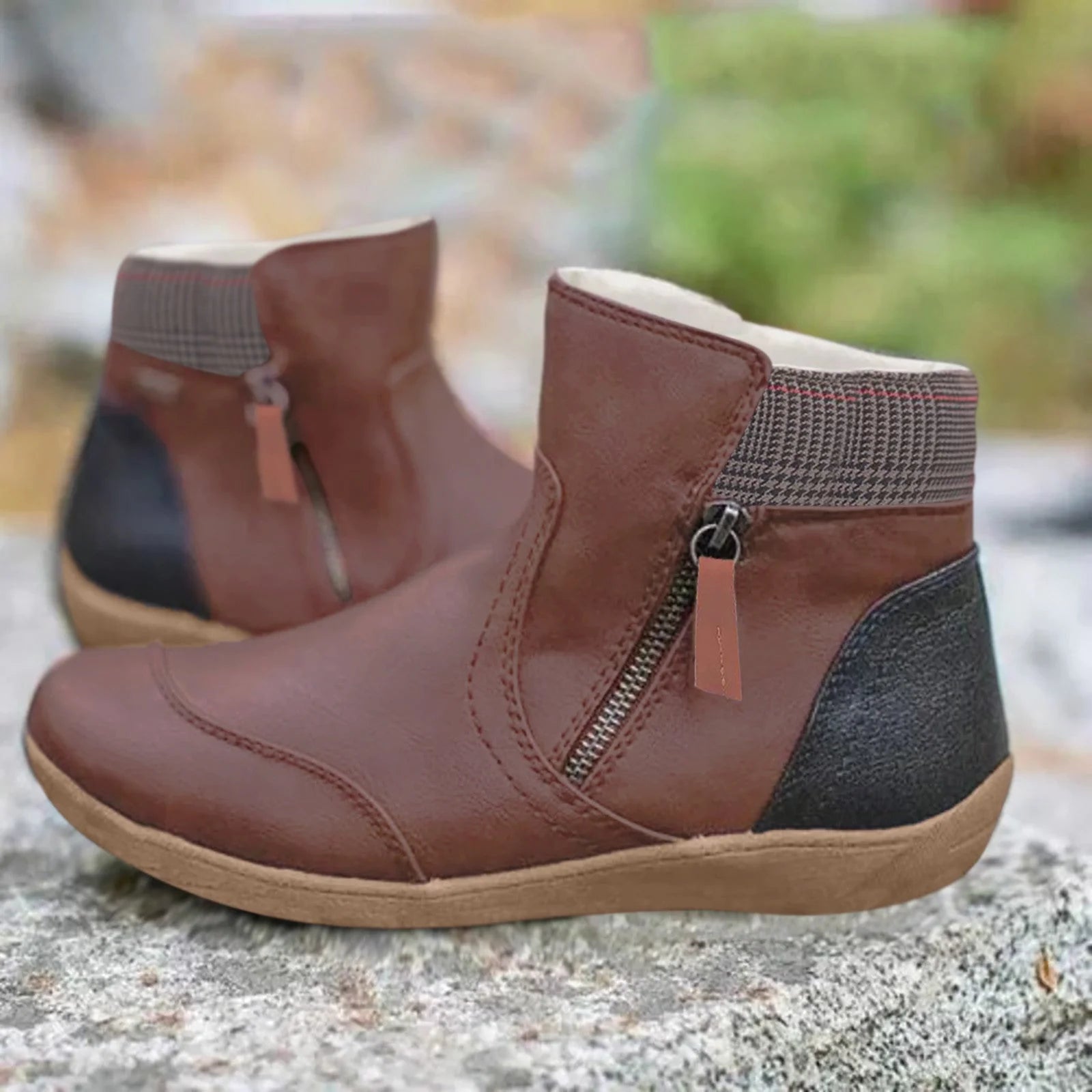 Aenor - Winter-ready snow boots with a flat heel and a round toe
