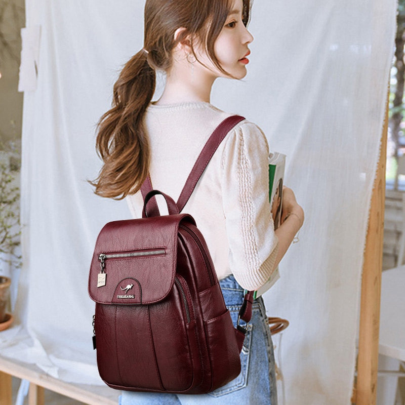 Bella - Elegant backpack with refined design and ample space